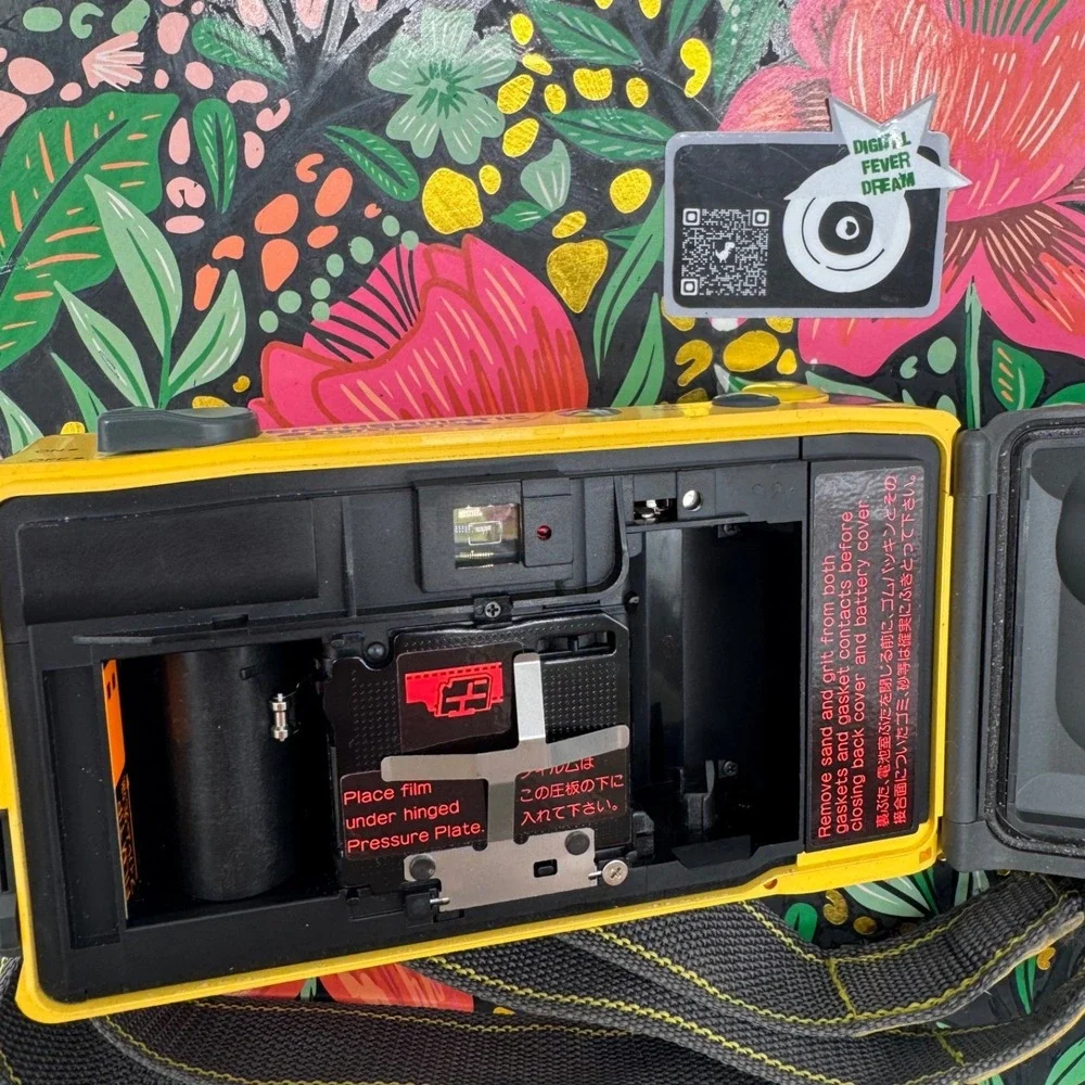 Minolta Weathermatic Dual 35 Yellow Waterproof 35mm Film Camera AF Vintage